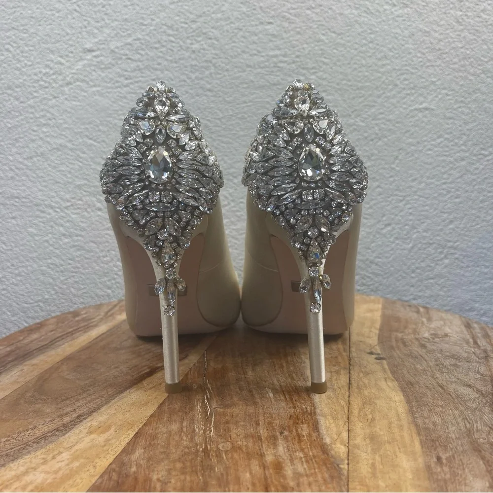 Badgley Mischka l 7.5 Gorgeous Ivory Rhinestone Embellished Bridal Wedding Heels